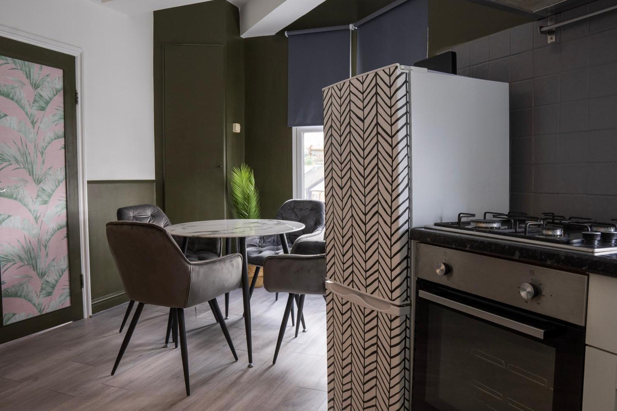 לונדון 5C- Stylish Urban Retreat - Spacious 2 Bed Flat מראה חיצוני תמונה